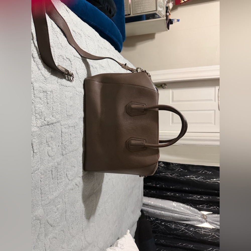 Givenchy Medium Antigona bag, grained leather, grey / brown, includes dustbag